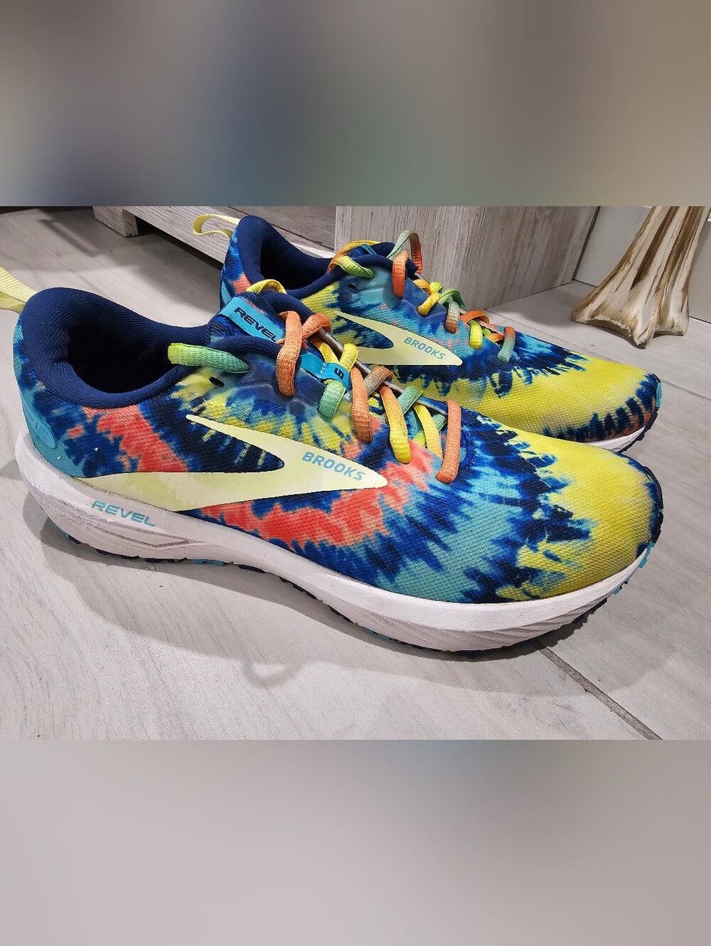 Brooks Revel 6 Womens Tie-Dye Running Shoes Sneakers Multicolor Size 10.5